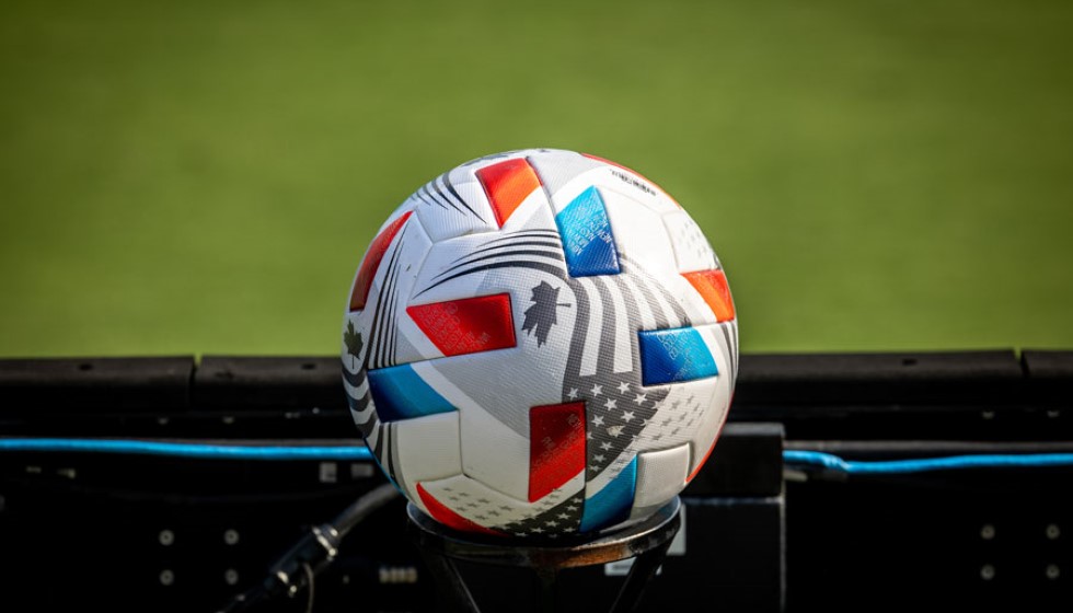 Arsenal FC's Fixture Conundrum: Balancing Men's and Women's Football Schedules